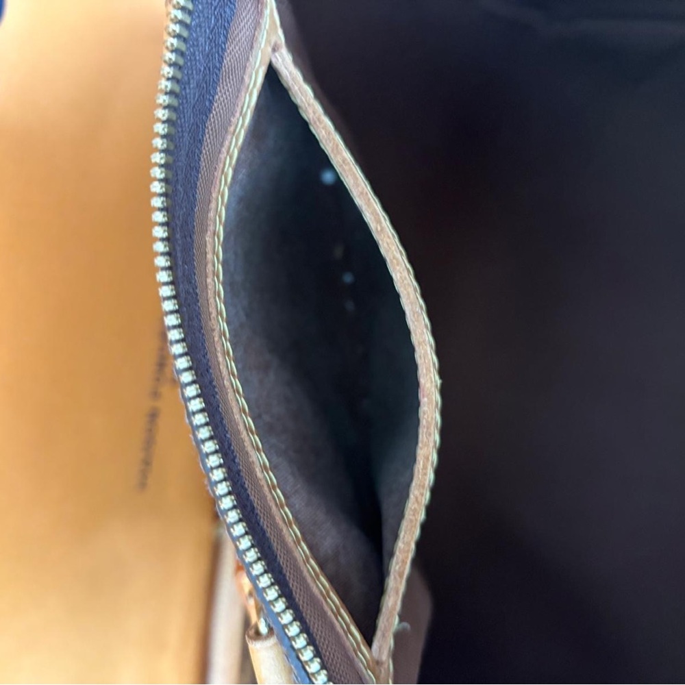 Louis Vuitton Speedy 35 Tote - Picture 3 of 7